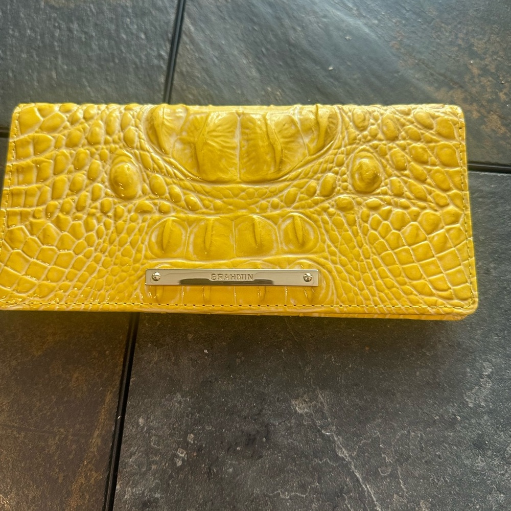 Brahmin yellow 💛 Ady Croc-Embossed Wallet NWOT